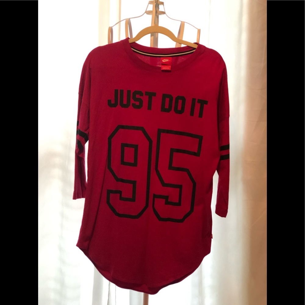 Nike tee